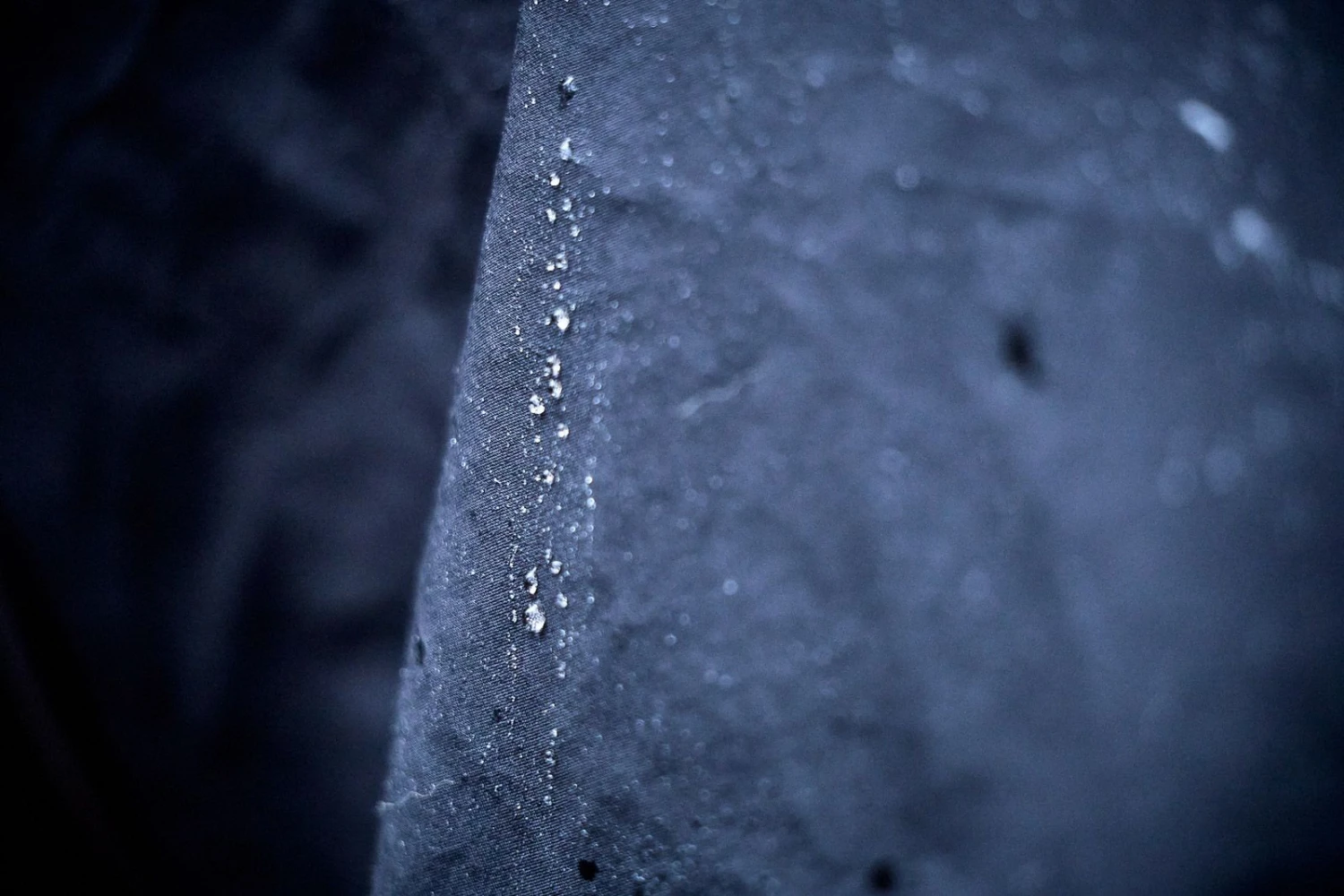 Non-Stop Trekking Regenmantel Schwarz 5 Non-Stop Trekking Regenmantel Schwarz – Bild 3